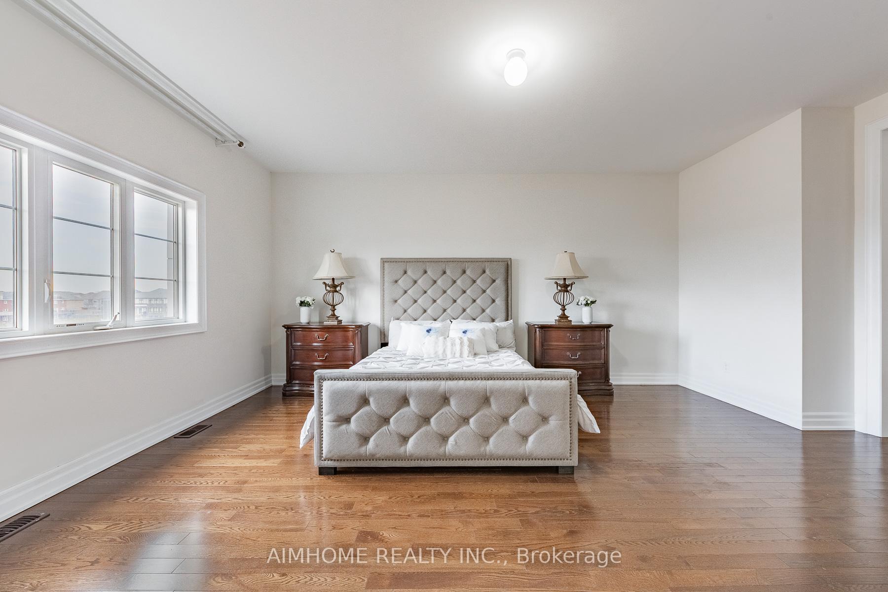 Photo 17 of 48 Hamster Crescent, Aurora, Bayview Northeast — HOMEH