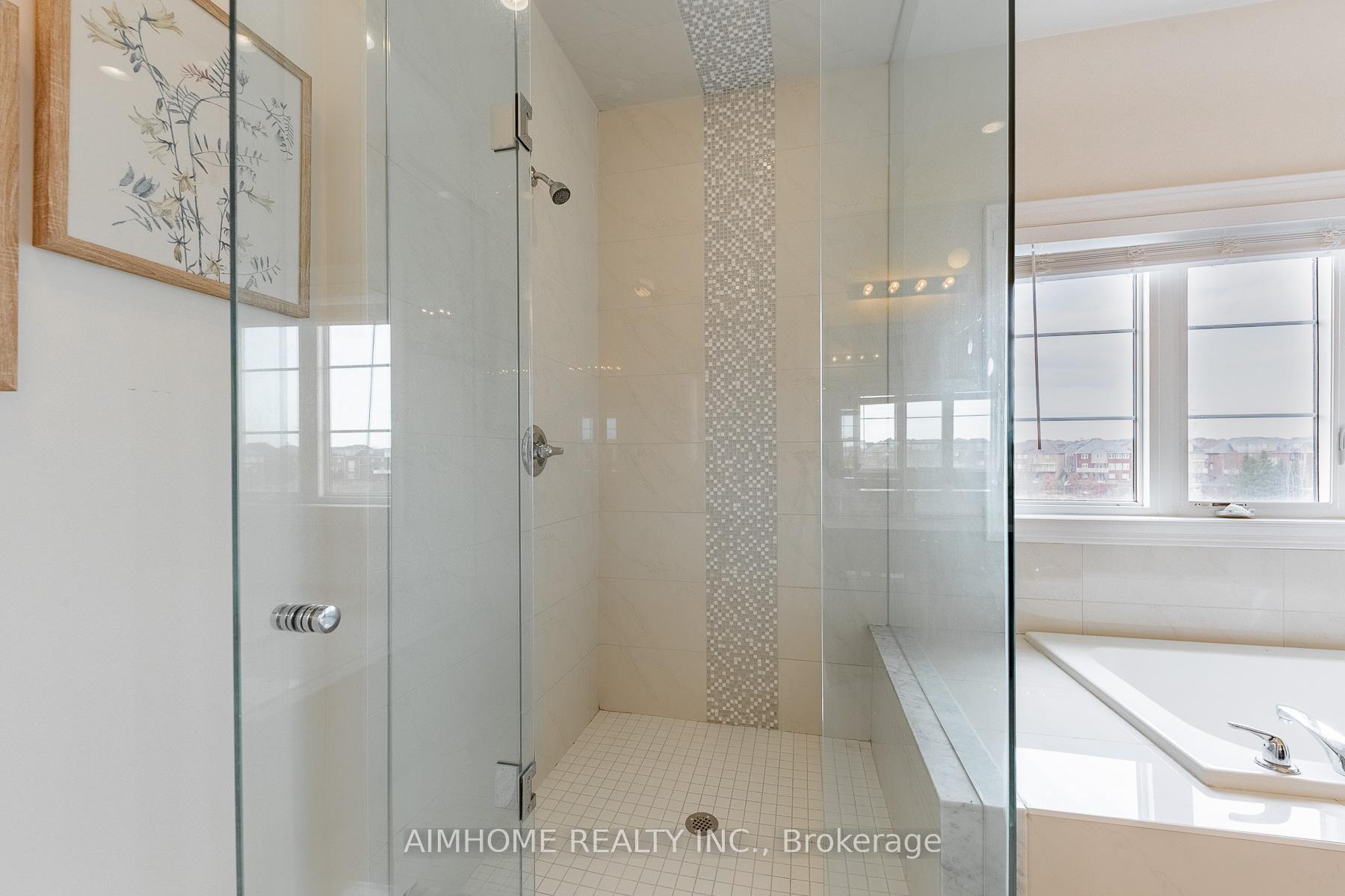 Photo 18 of 48 Hamster Crescent, Aurora, Bayview Northeast — HOMEH