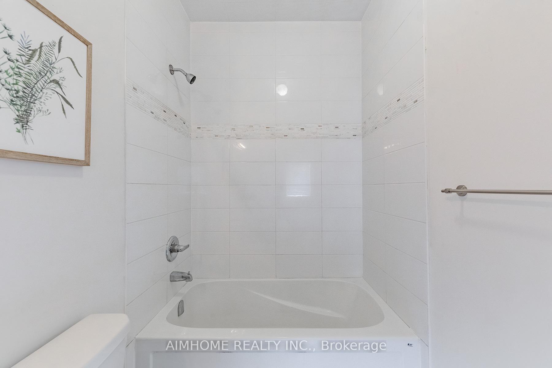 Photo 26 of 48 Hamster Crescent, Aurora, Bayview Northeast — HOMEH