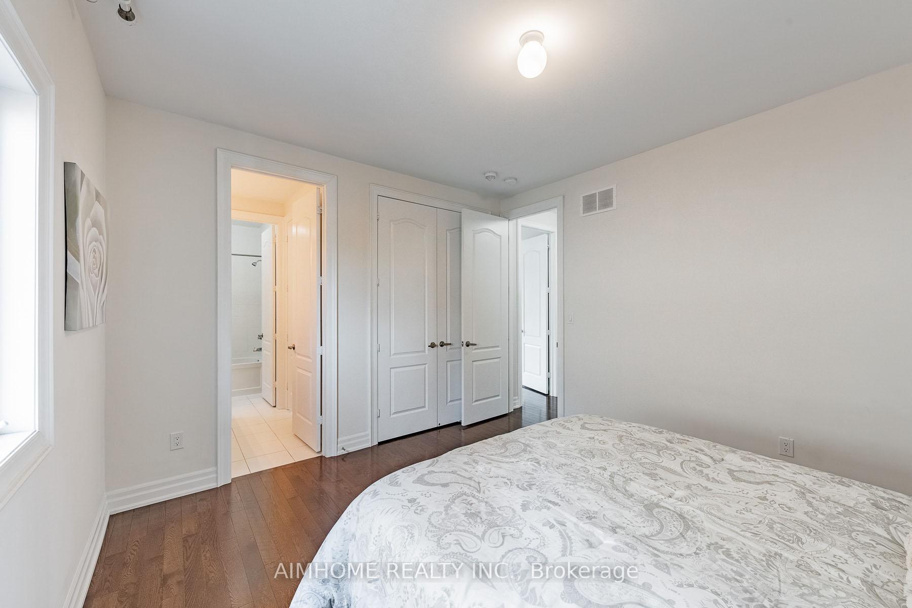 Photo 25 of 48 Hamster Crescent, Aurora, Bayview Northeast — HOMEH