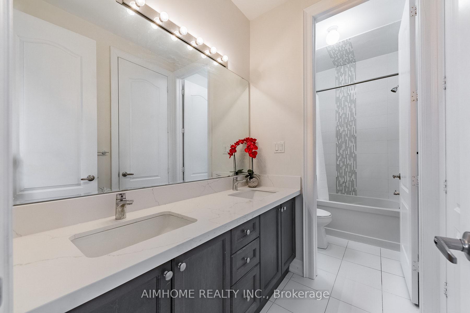 Photo 28 of 48 Hamster Crescent, Aurora, Bayview Northeast — HOMEH