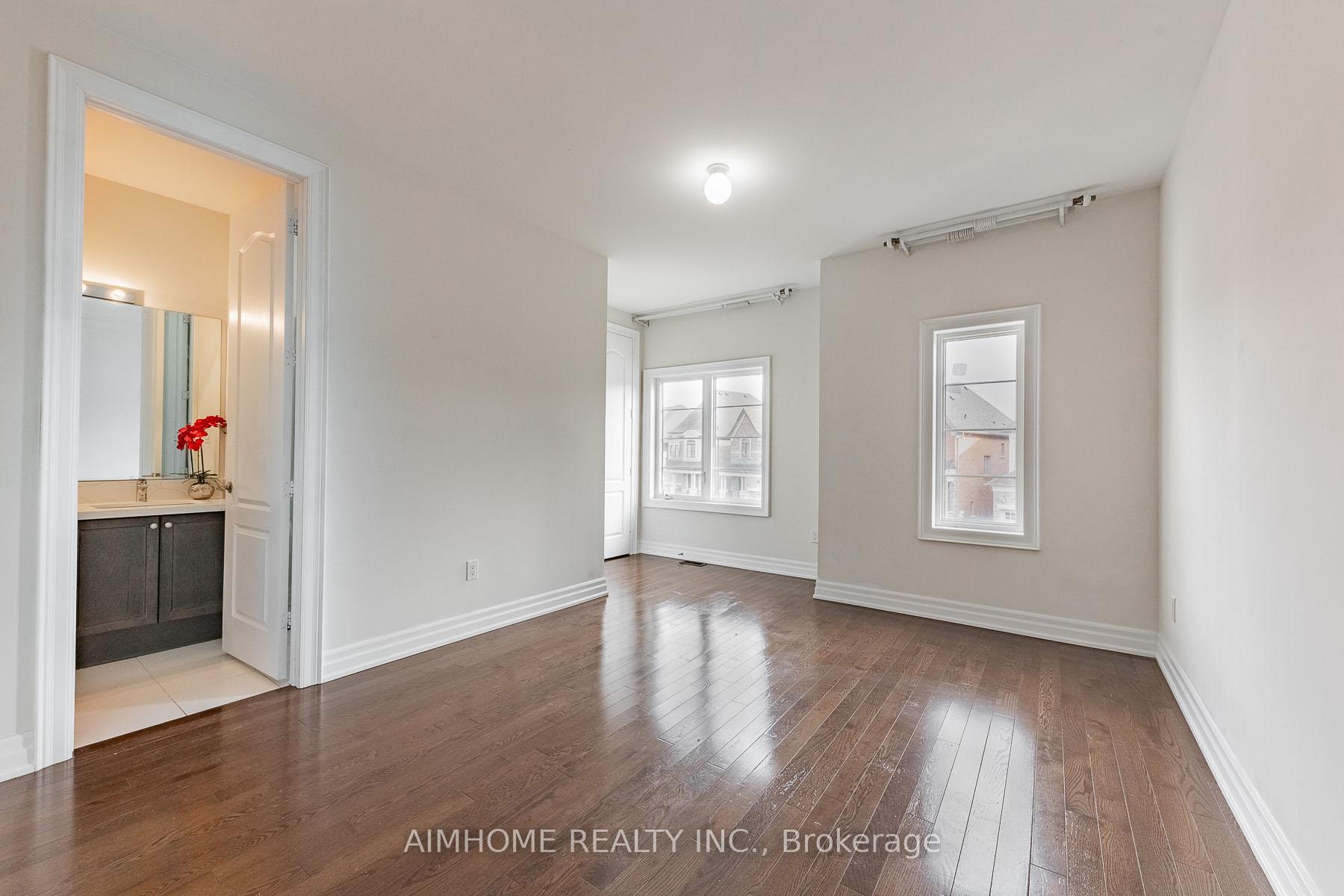 Photo 27 of 48 Hamster Crescent, Aurora, Bayview Northeast — HOMEH