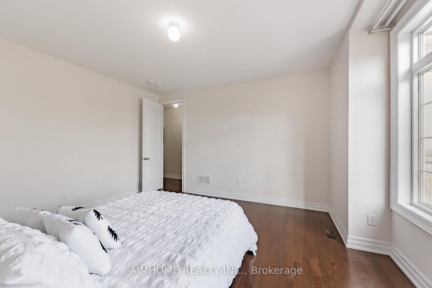 Photo 39 of 48 Hamster Crescent, Aurora, Bayview Northeast — HOMEH