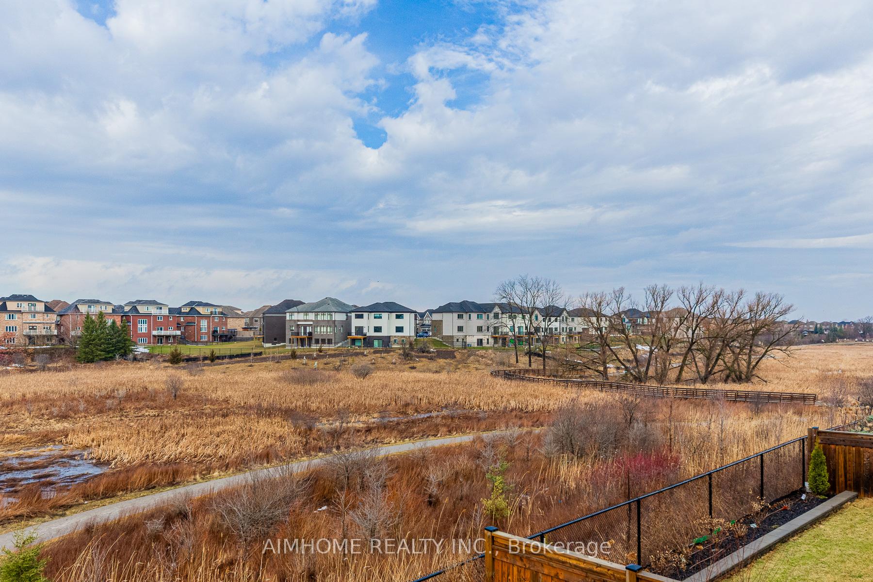 Photo 35 of 48 Hamster Crescent, Aurora, Bayview Northeast — HOMEH