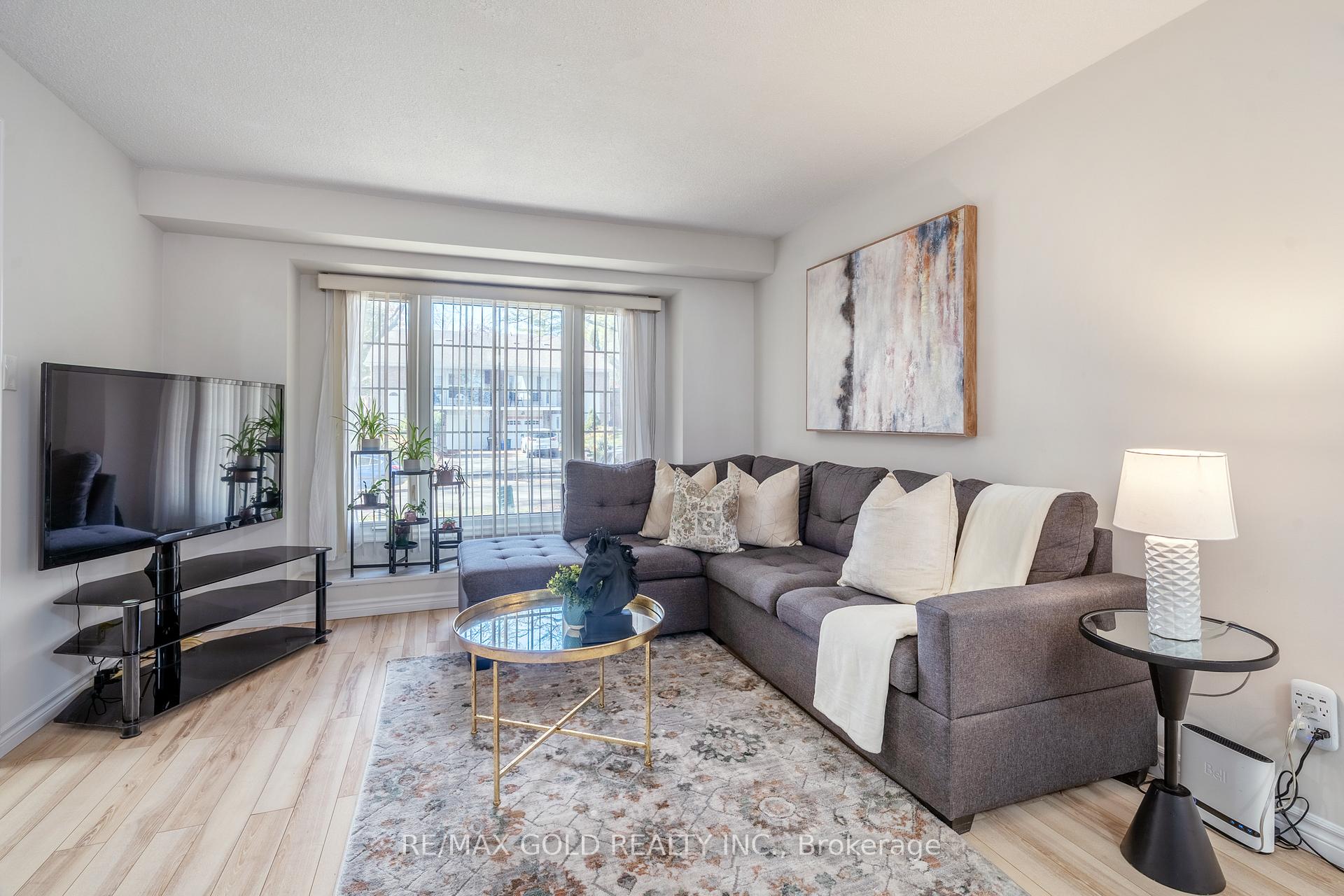 Photo 4 of 36 Guthrie Crescent, Whitby, Lynde Creek — HOMEH