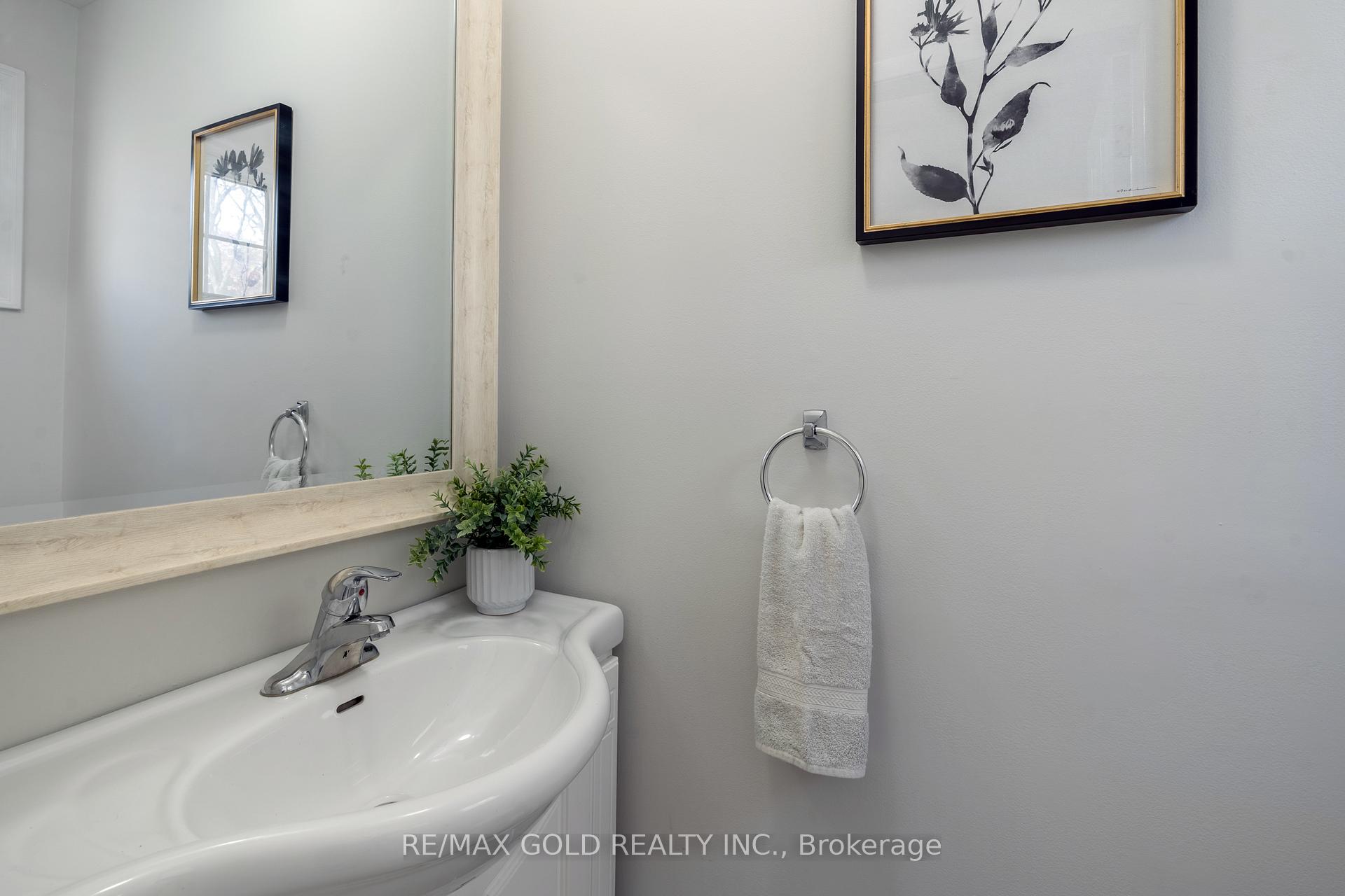 Photo 9 of 36 Guthrie Crescent, Whitby, Lynde Creek — HOMEH