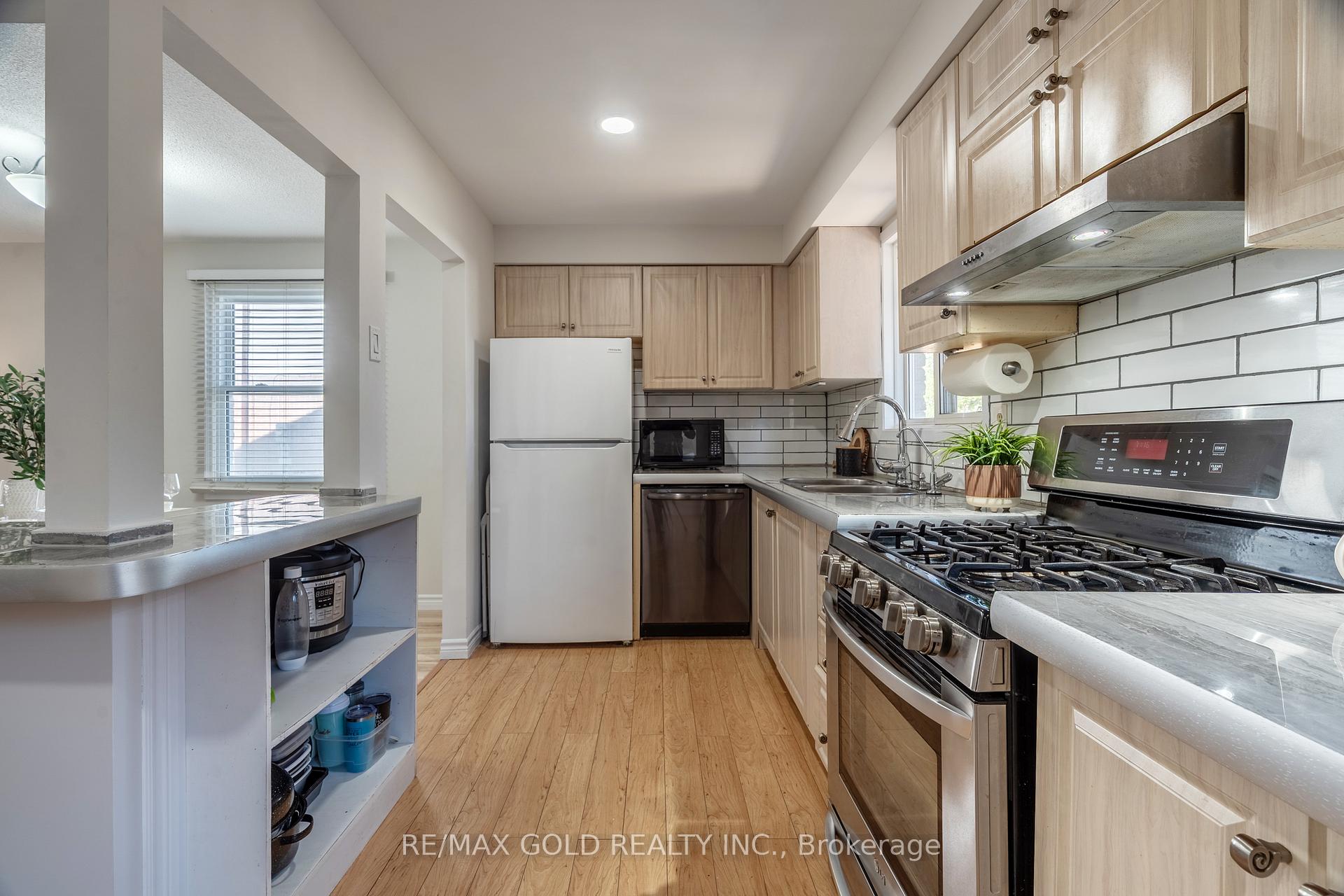 Photo 10 of 36 Guthrie Crescent, Whitby, Lynde Creek — HOMEH