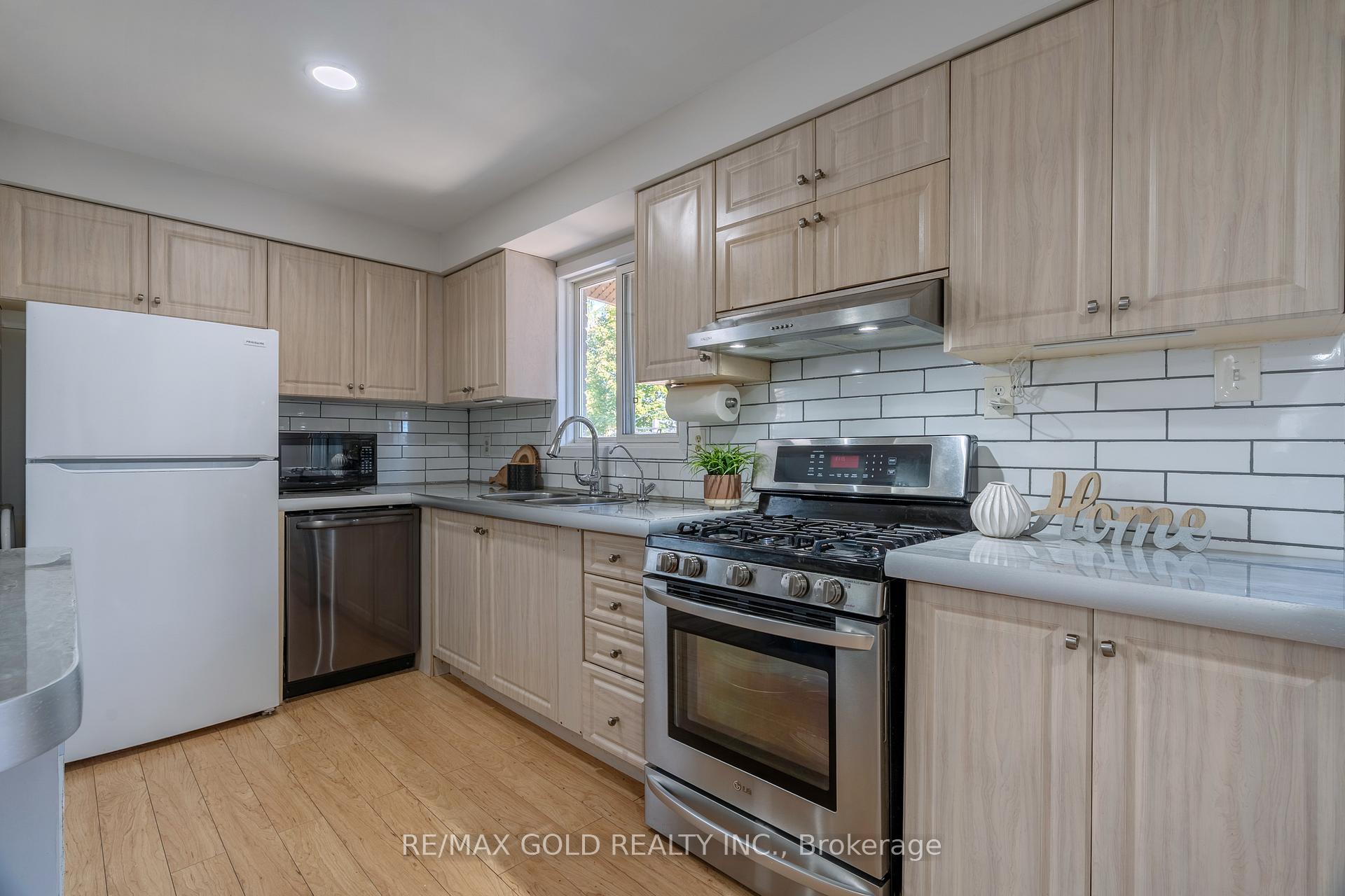 Photo 11 of 36 Guthrie Crescent, Whitby, Lynde Creek — HOMEH