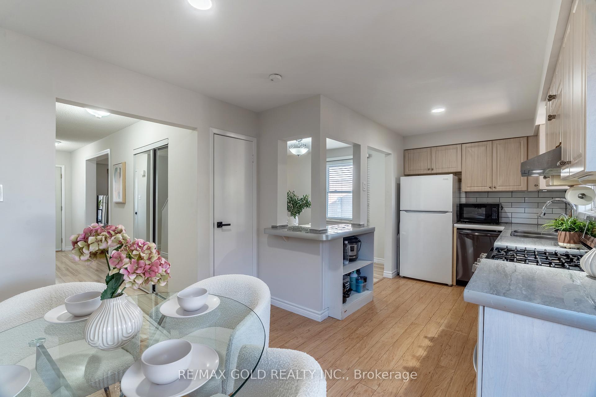 Photo 12 of 36 Guthrie Crescent, Whitby, Lynde Creek — HOMEH