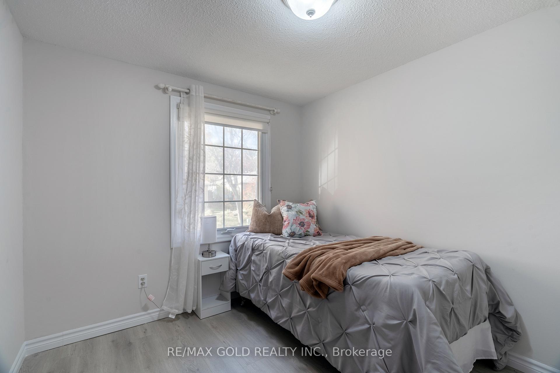 Photo 26 of 36 Guthrie Crescent, Whitby, Lynde Creek — HOMEH