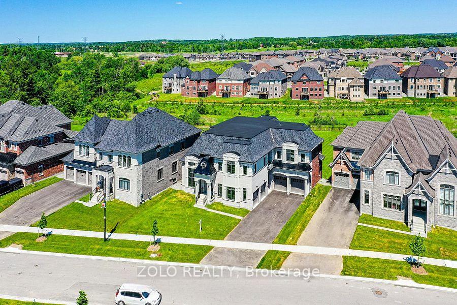 Photo 2 of 59 Enclave Court, Vaughan, Kleinburg — HOMEH