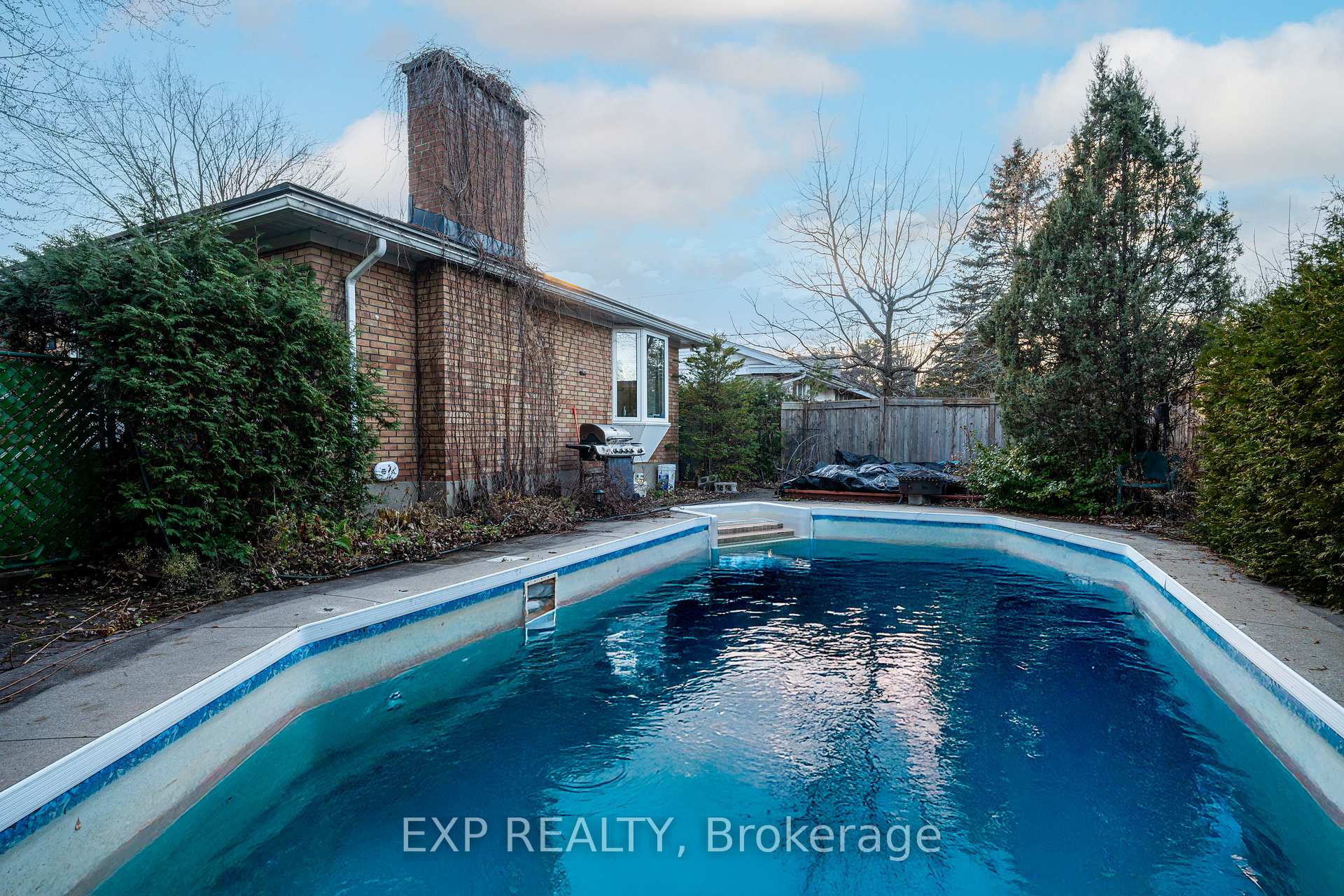 Photo 5 of 1944 Ronald Avenue, Ottawa, Alta Vista/Faircrest Heights — HOMEH