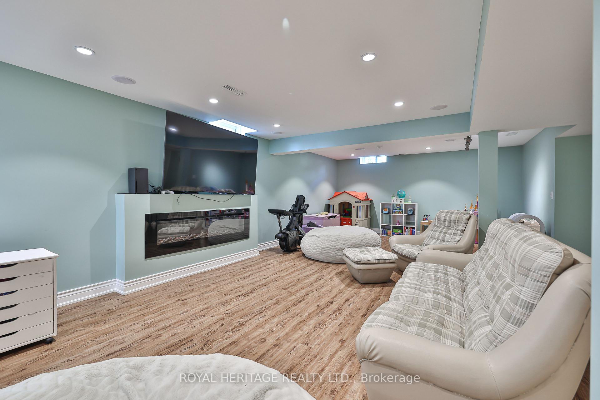 Photo 42 of 532 Powell Road, Whitby, Blue Grass Meadows — HOMEH