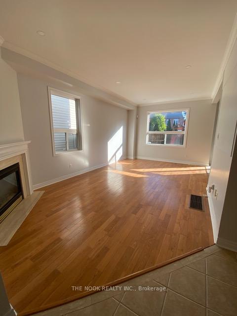 Photo 3 of 107 Charest Place, Whitby, Brooklin — HOMEH