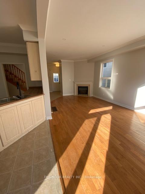 Photo 4 of 107 Charest Place, Whitby, Brooklin — HOMEH