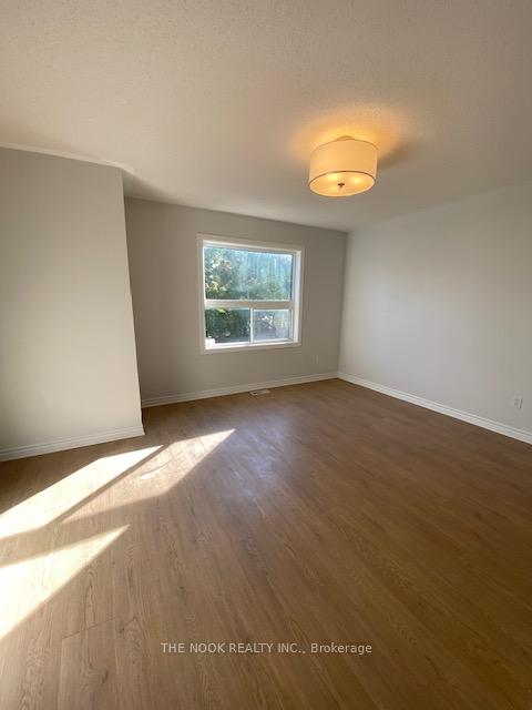 Photo 9 of 107 Charest Place, Whitby, Brooklin — HOMEH