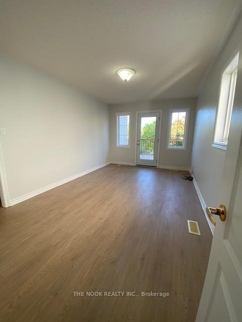 Photo 11 of 107 Charest Place, Whitby, Brooklin — HOMEH