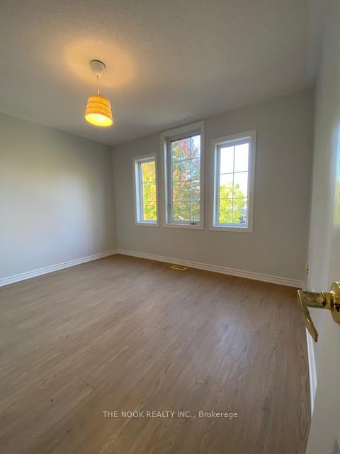 Photo 15 of 107 Charest Place, Whitby, Brooklin — HOMEH