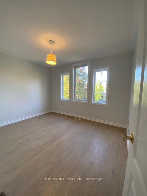 Photo 16 of 107 Charest Place, Whitby, Brooklin — HOMEH