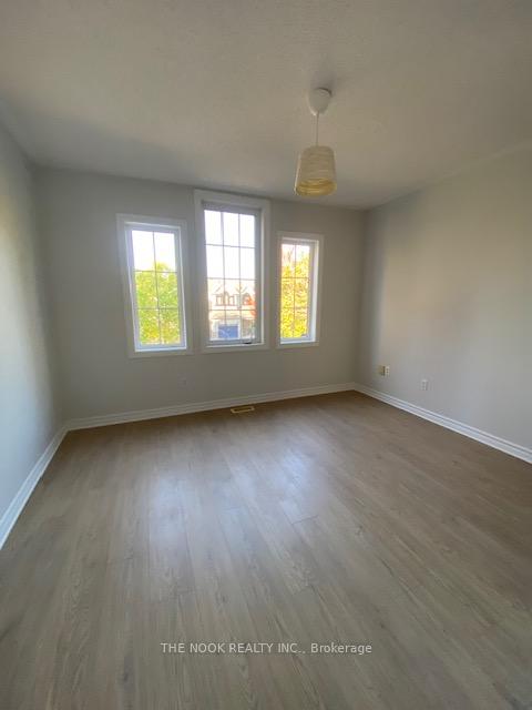 Photo 17 of 107 Charest Place, Whitby, Brooklin — HOMEH