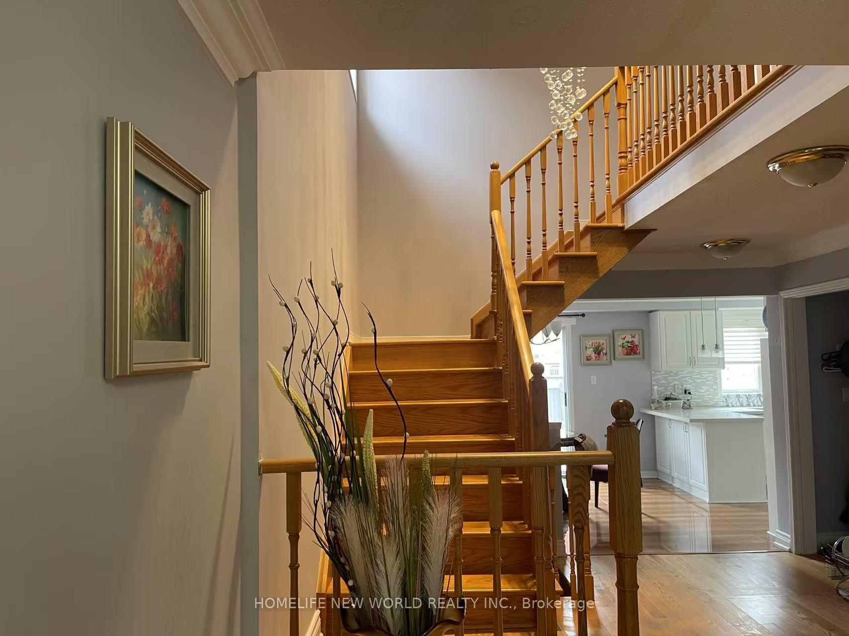 Photo 2 of 29 Lucerne Drive, Vaughan, Vellore Village — HOMEH