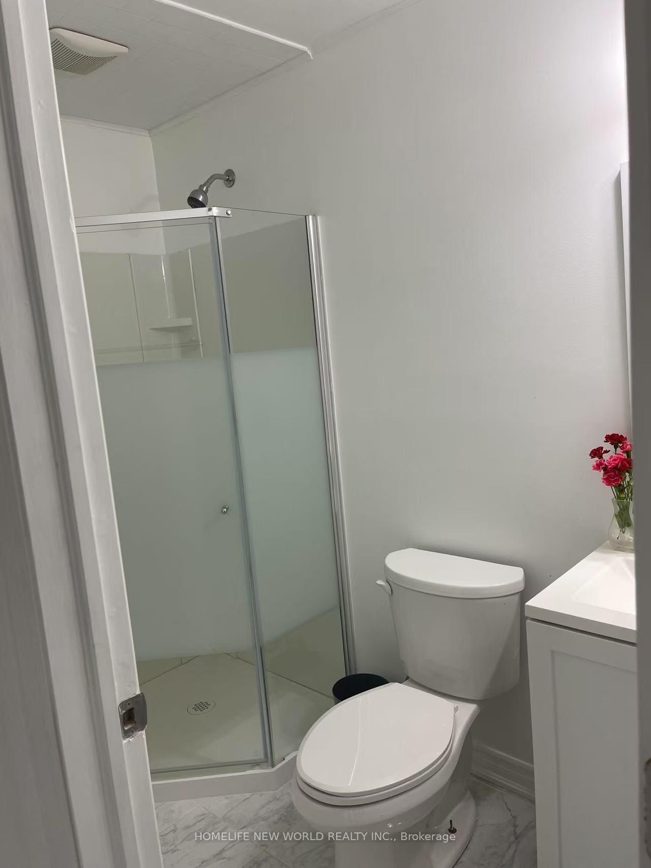 Photo 13 of 29 Lucerne Drive, Vaughan, Vellore Village — HOMEH