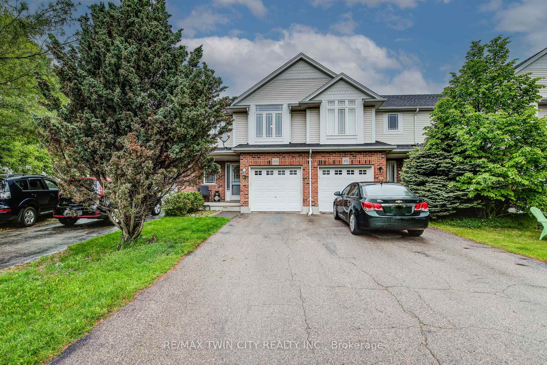Photo 3 of 454 Annapolis Court, Waterloo — HOMEH
