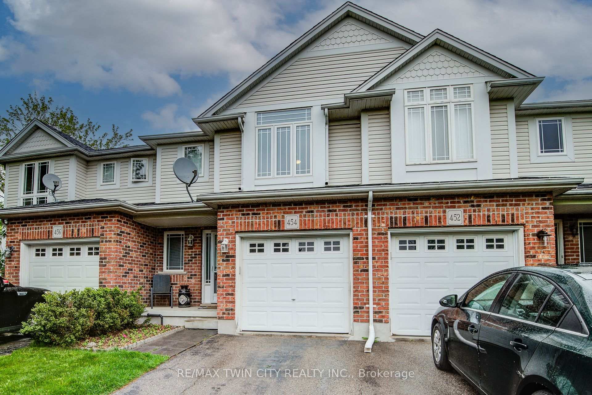 Photo 4 of 454 Annapolis Court, Waterloo — HOMEH
