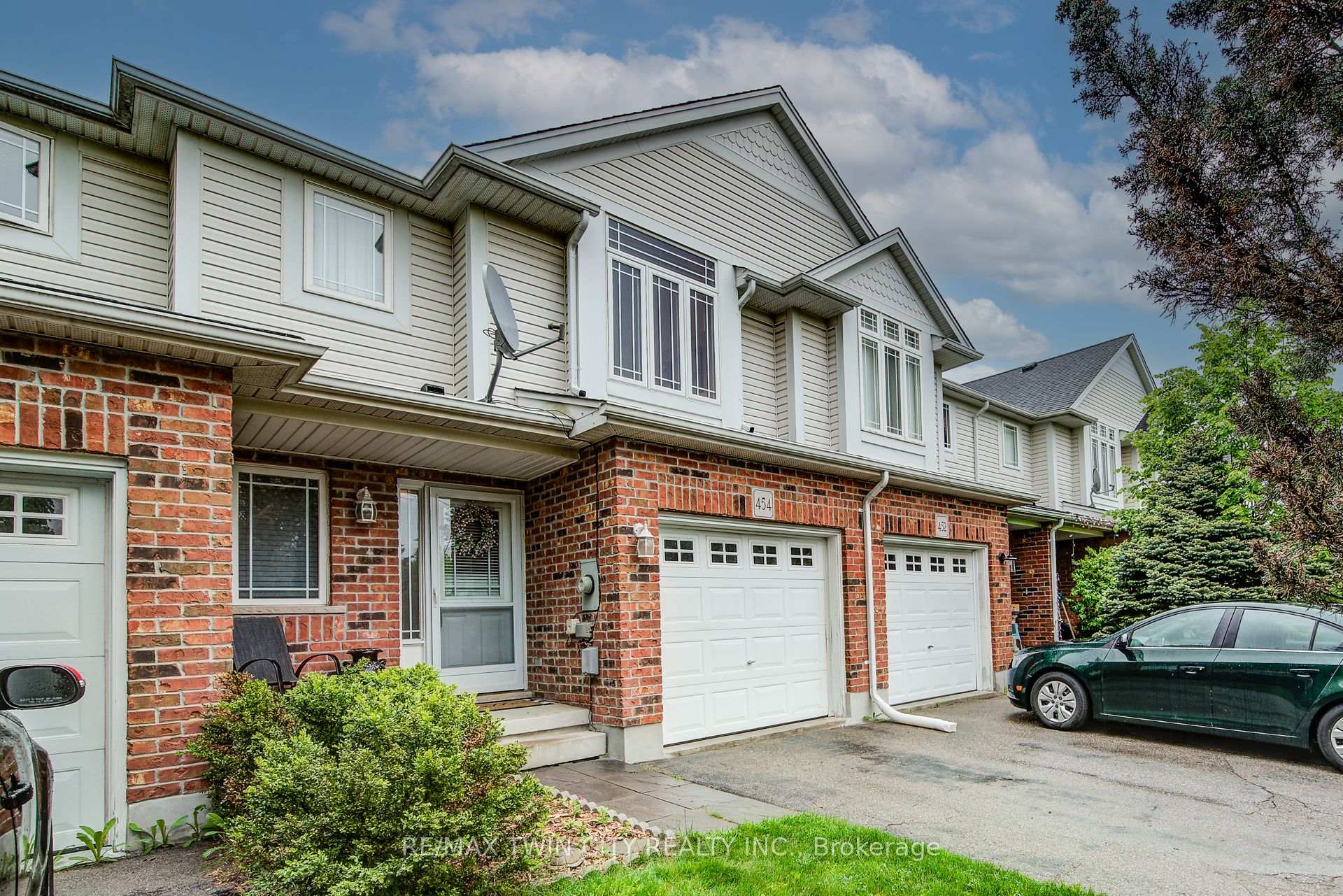 Photo 5 of 454 Annapolis Court, Waterloo — HOMEH