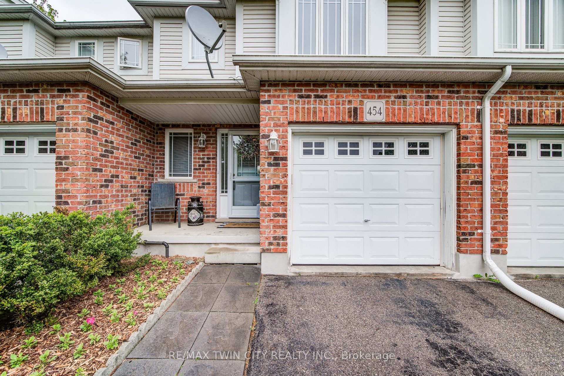 Photo 6 of 454 Annapolis Court, Waterloo — HOMEH