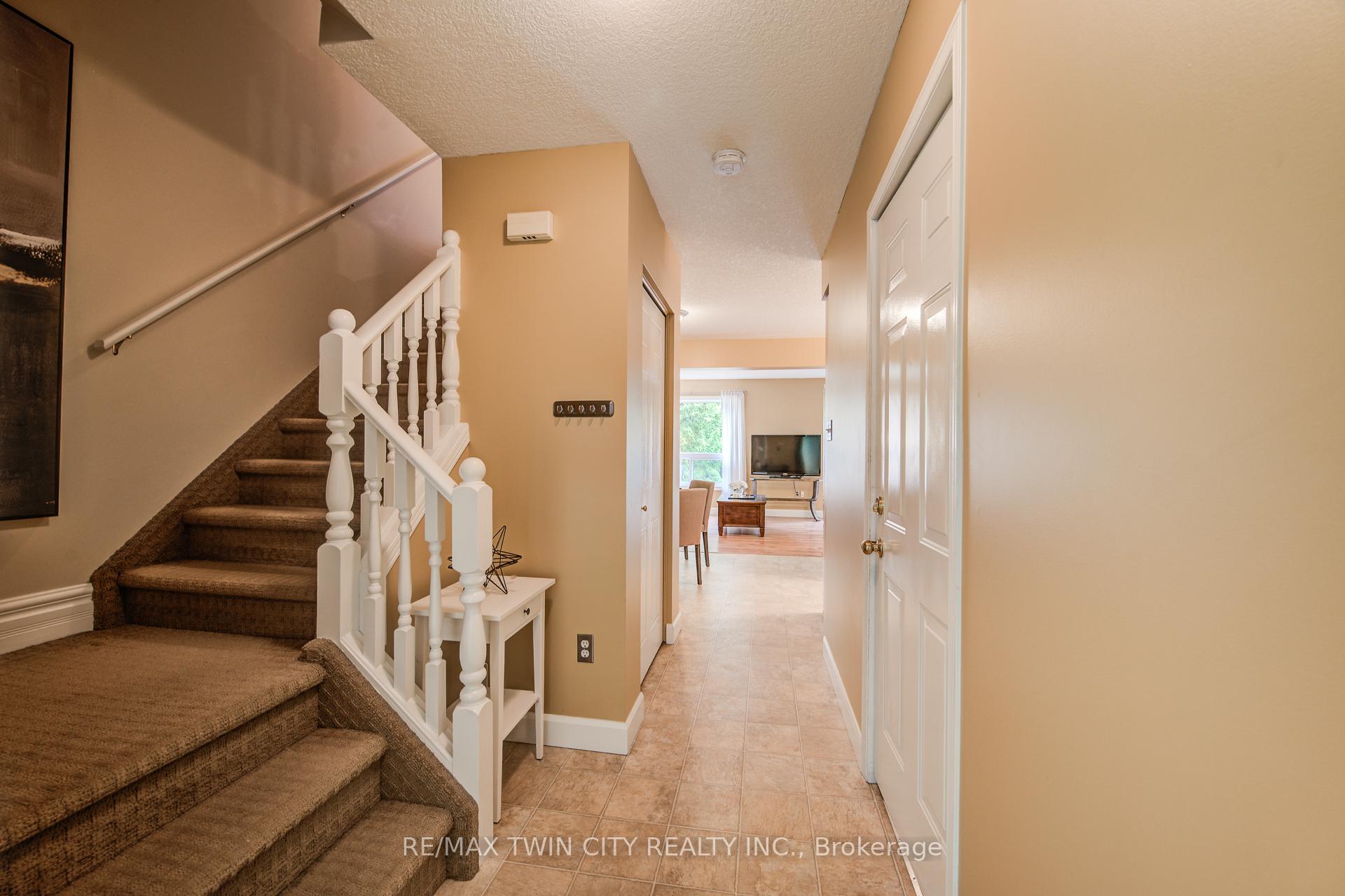 Photo 9 of 454 Annapolis Court, Waterloo — HOMEH