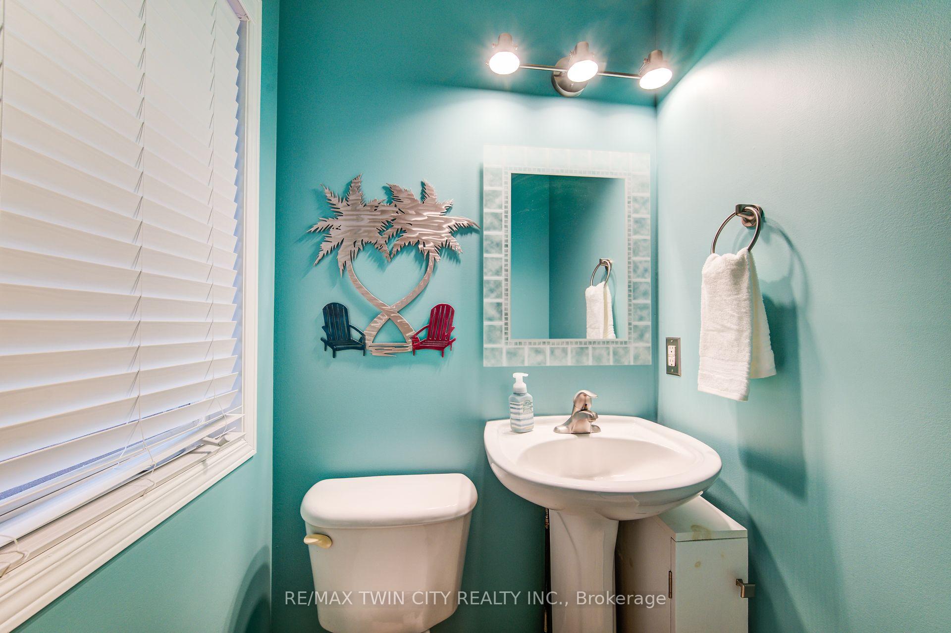 Photo 10 of 454 Annapolis Court, Waterloo — HOMEH