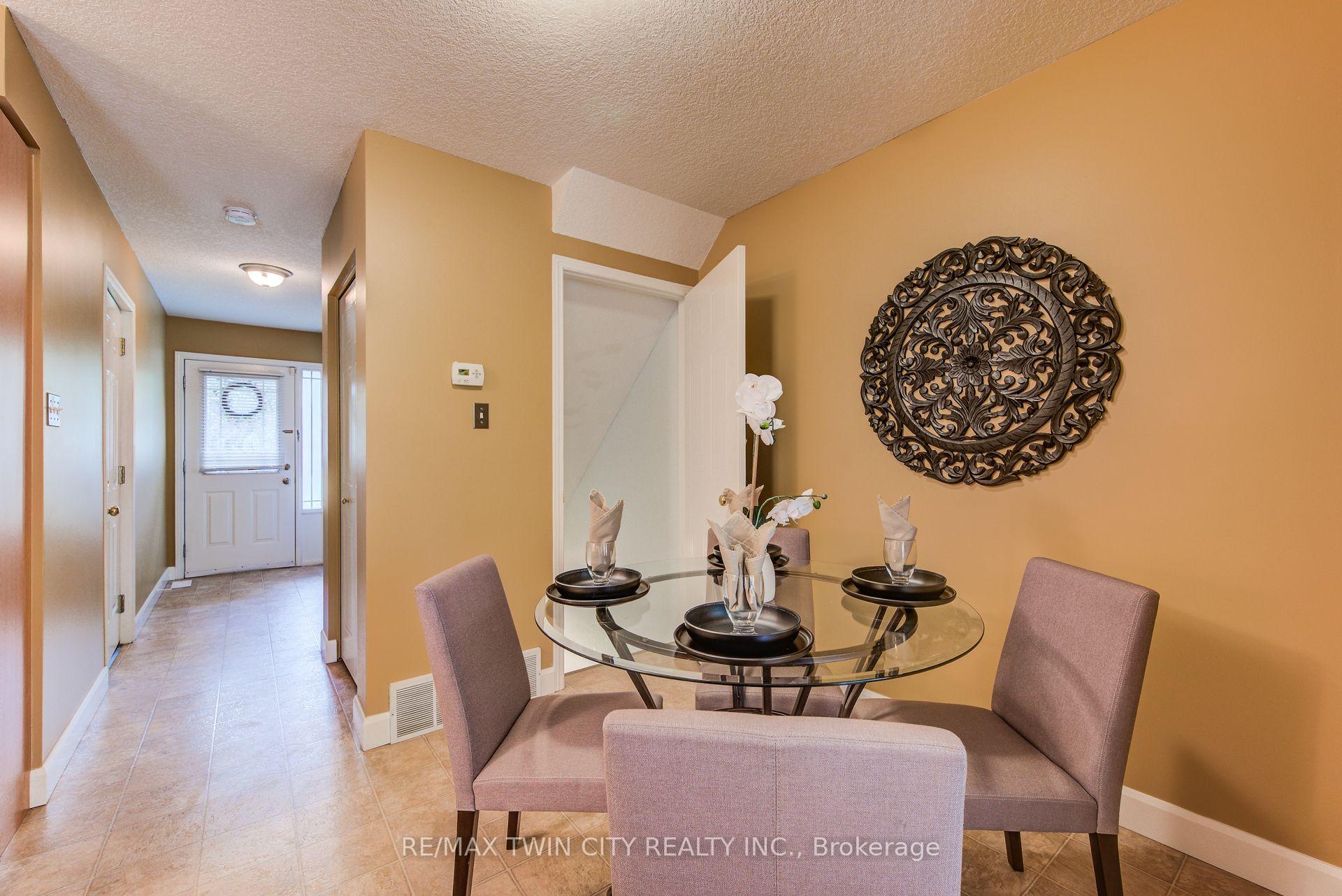 Photo 12 of 454 Annapolis Court, Waterloo — HOMEH