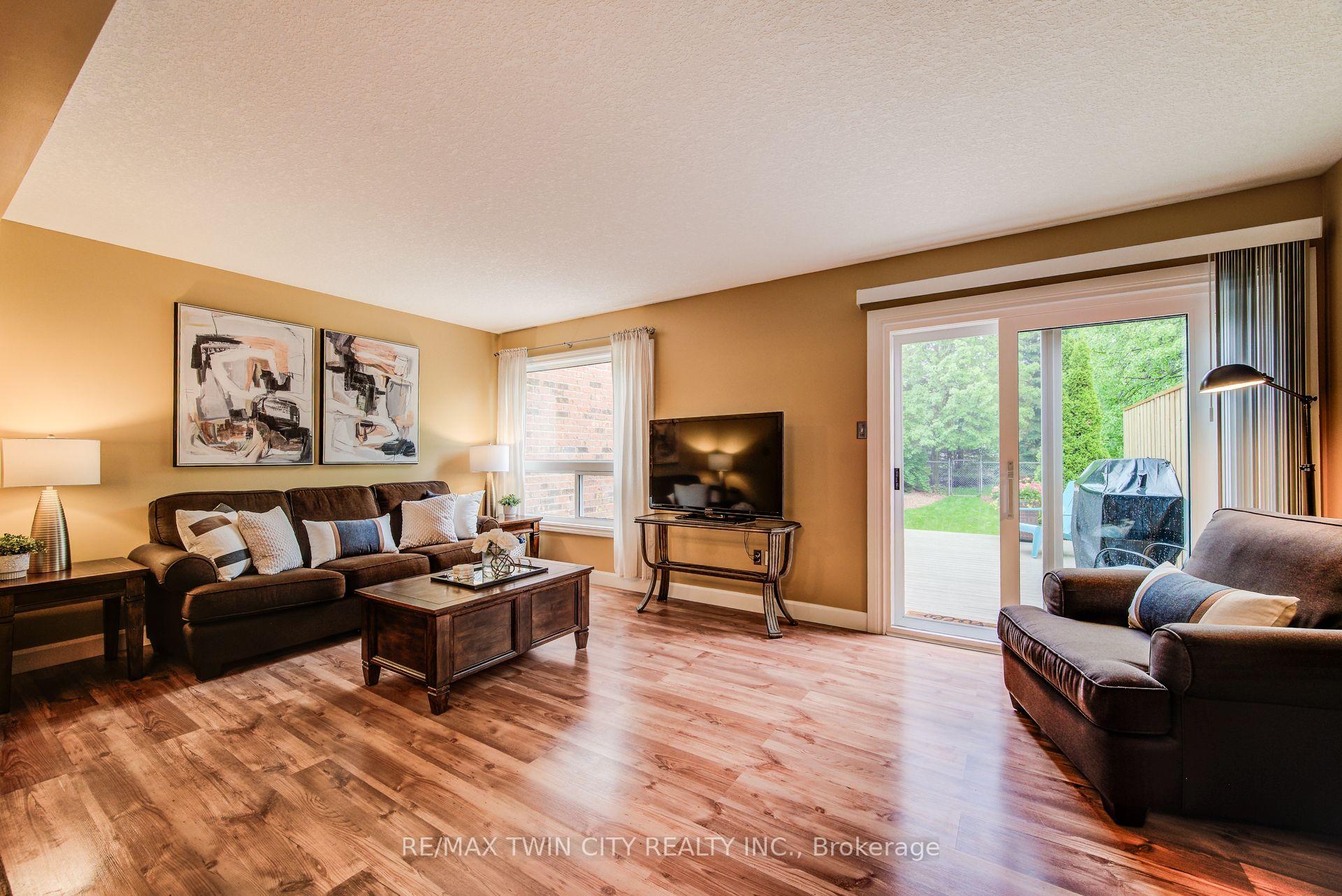 Photo 19 of 454 Annapolis Court, Waterloo — HOMEH
