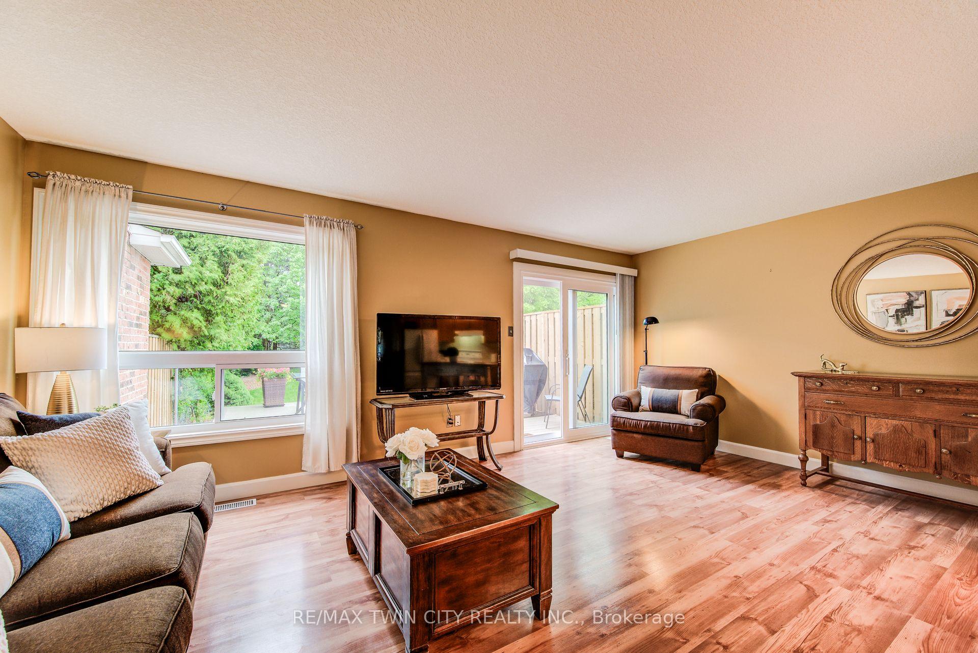 Photo 20 of 454 Annapolis Court, Waterloo — HOMEH