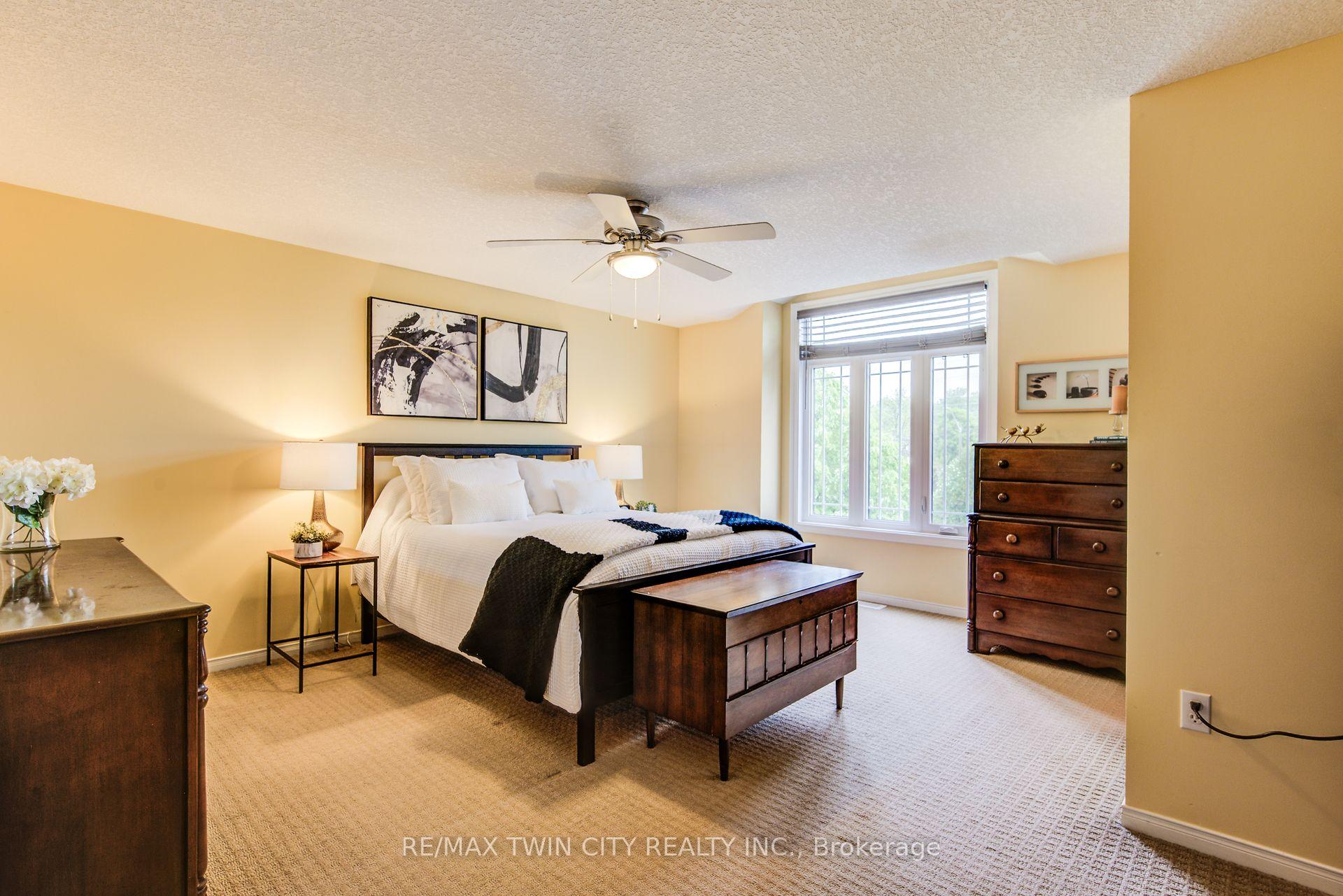Photo 25 of 454 Annapolis Court, Waterloo — HOMEH
