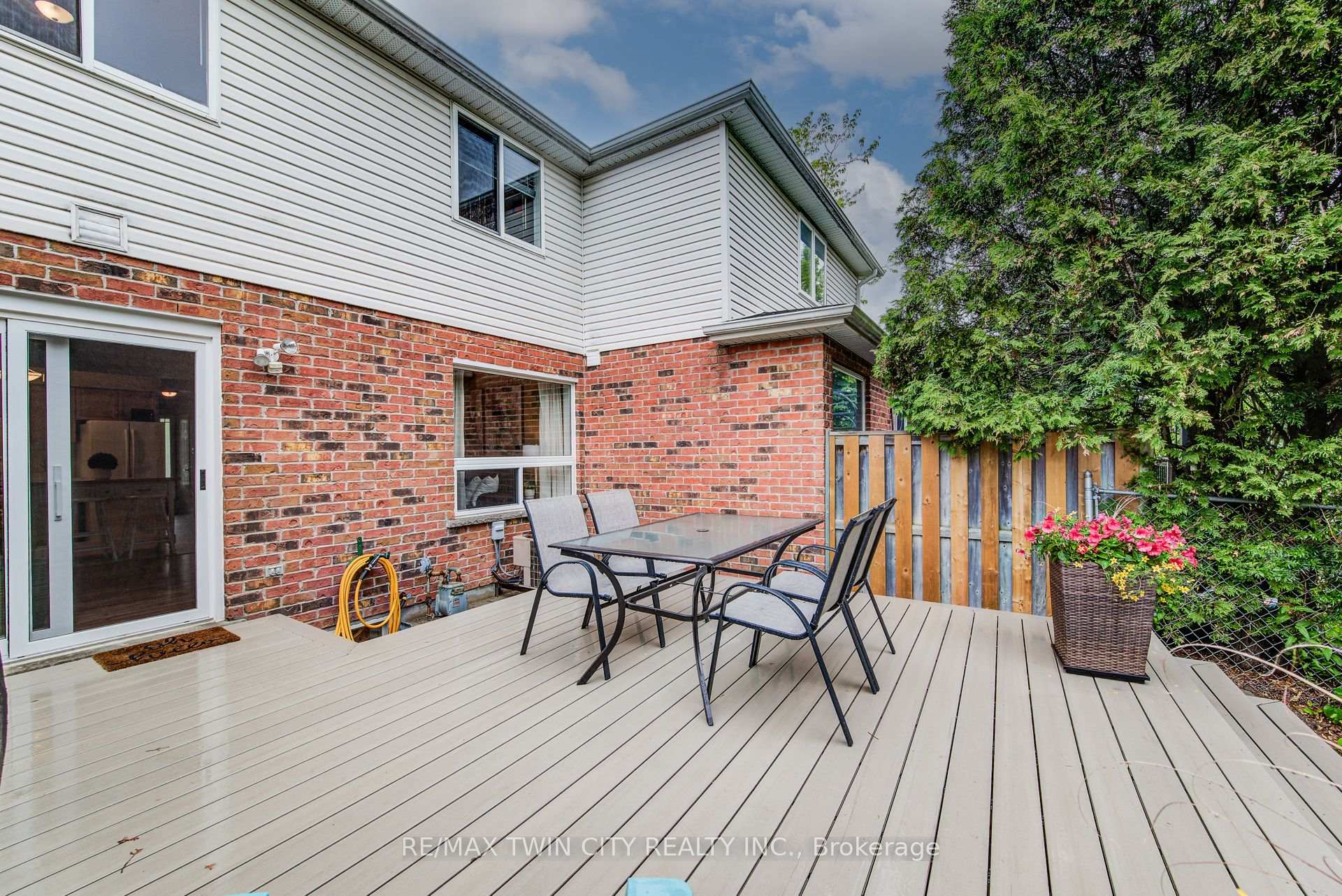 Photo 43 of 454 Annapolis Court, Waterloo — HOMEH