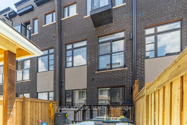 Photo 5 of 12 Laskin Drive, Vaughan, Patterson — HOMEH