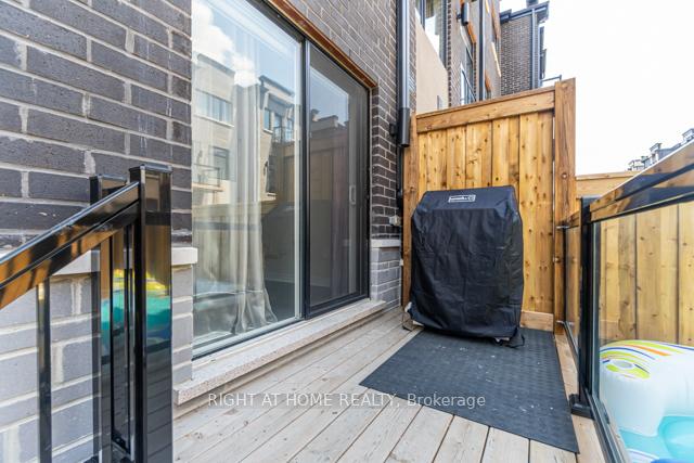 Photo 9 of 12 Laskin Drive, Vaughan, Patterson — HOMEH