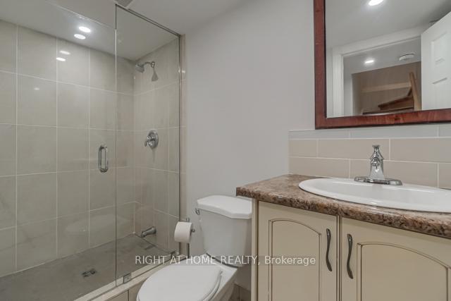 Photo 11 of 12 Laskin Drive, Vaughan, Patterson — HOMEH
