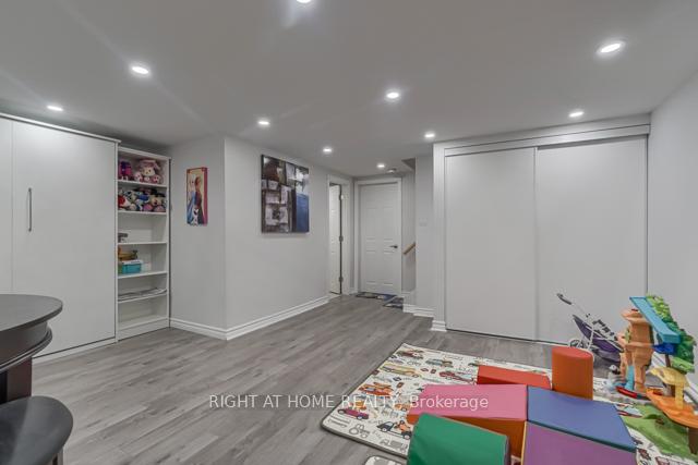 Photo 14 of 12 Laskin Drive, Vaughan, Patterson — HOMEH