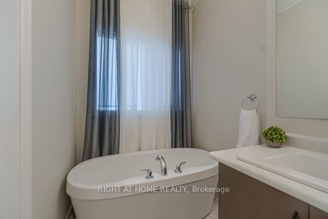 Photo 25 of 12 Laskin Drive, Vaughan, Patterson — HOMEH