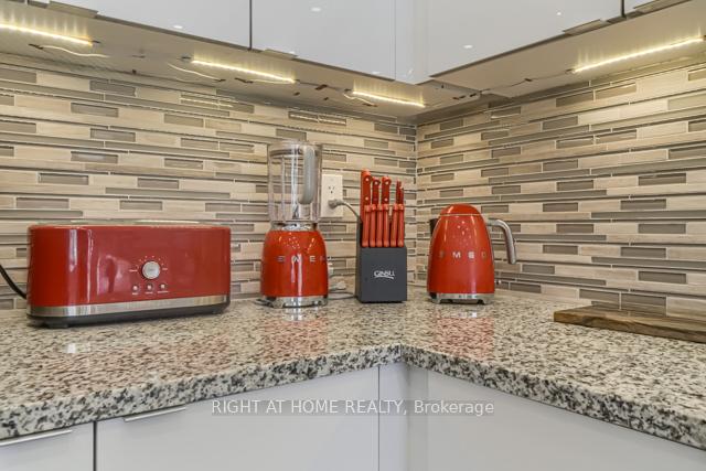 Photo 35 of 12 Laskin Drive, Vaughan, Patterson — HOMEH