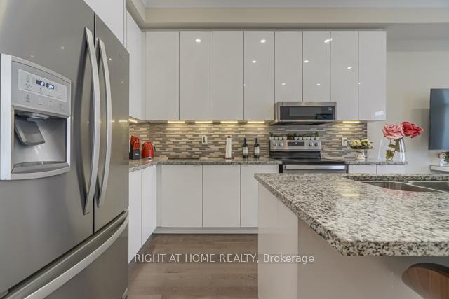 Photo 38 of 12 Laskin Drive, Vaughan, Patterson — HOMEH