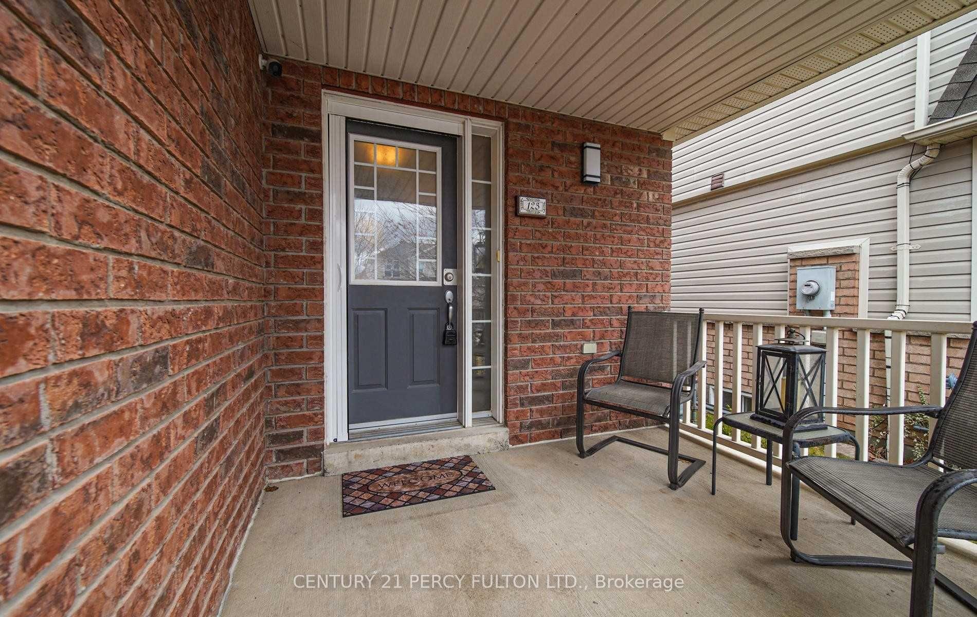 Photo 1 of 123 Brownridge Place, Whitby, Williamsburg — HOMEH
