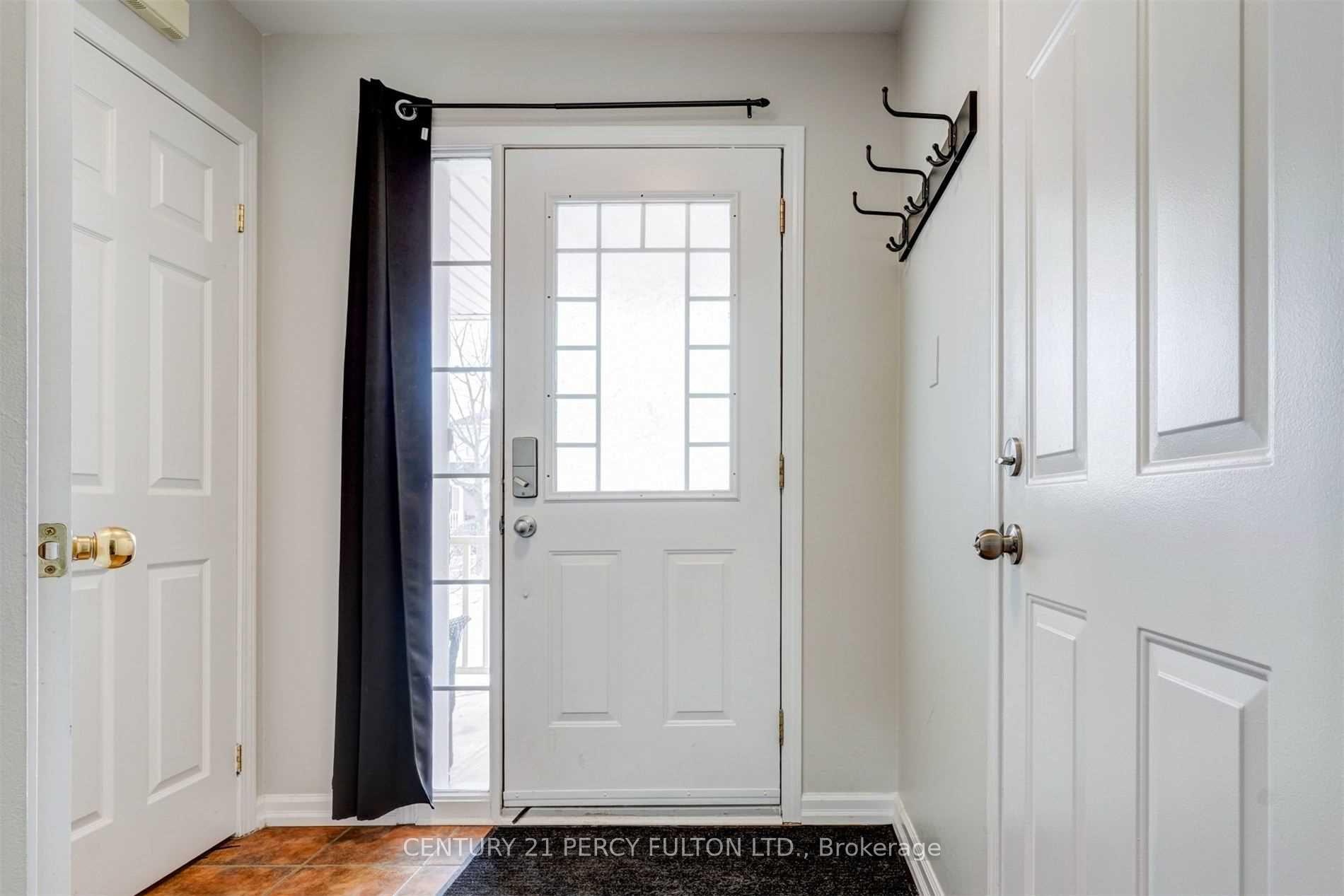 Photo 2 of 123 Brownridge Place, Whitby, Williamsburg — HOMEH