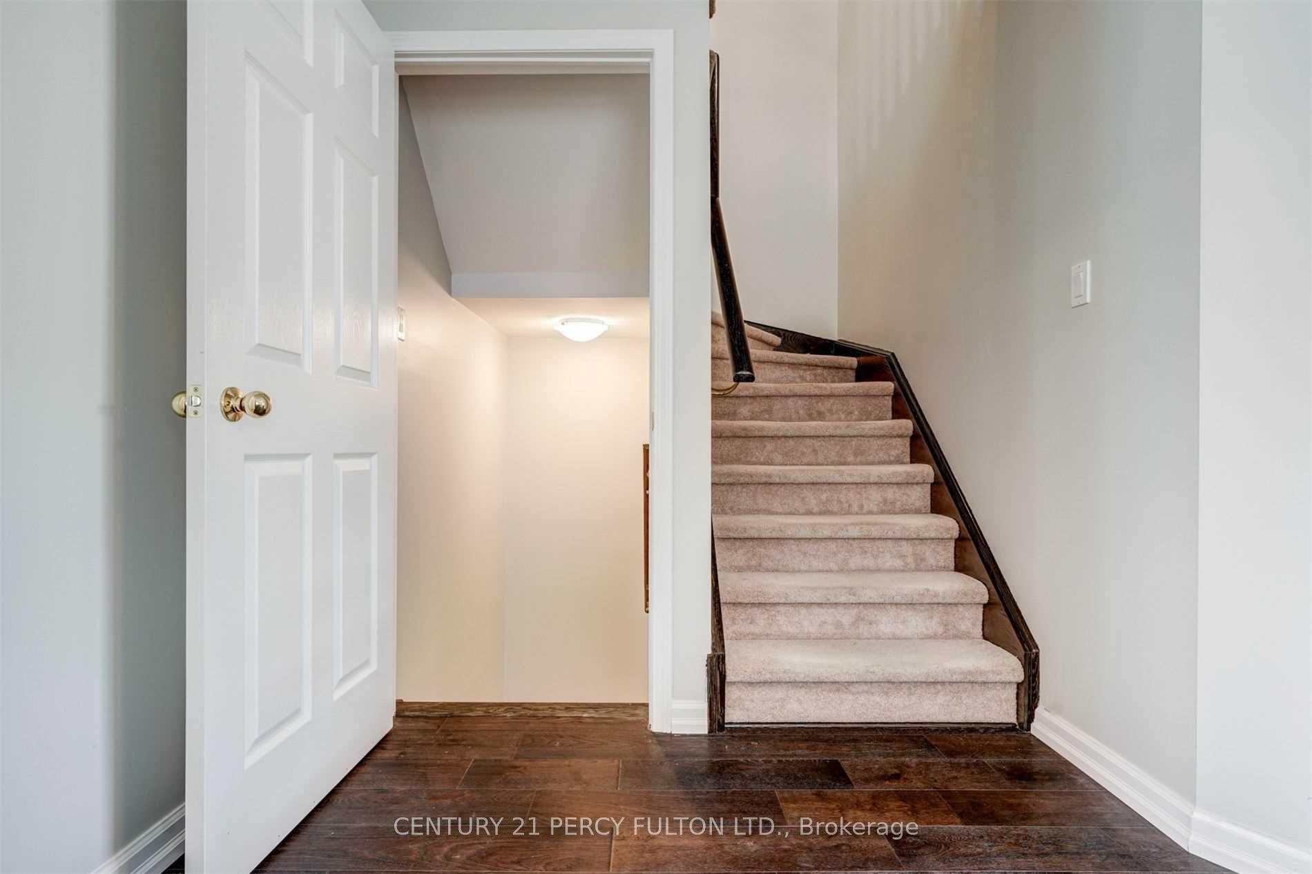 Photo 13 of 123 Brownridge Place, Whitby, Williamsburg — HOMEH