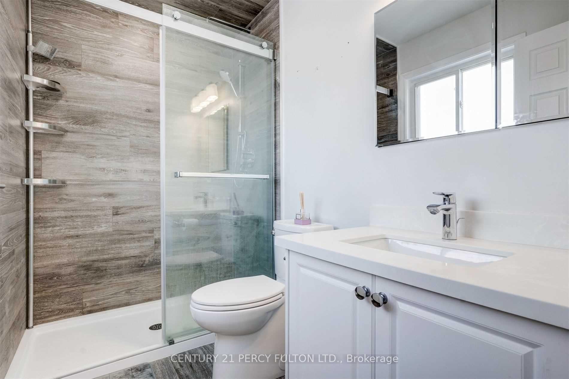 Photo 19 of 123 Brownridge Place, Whitby, Williamsburg — HOMEH