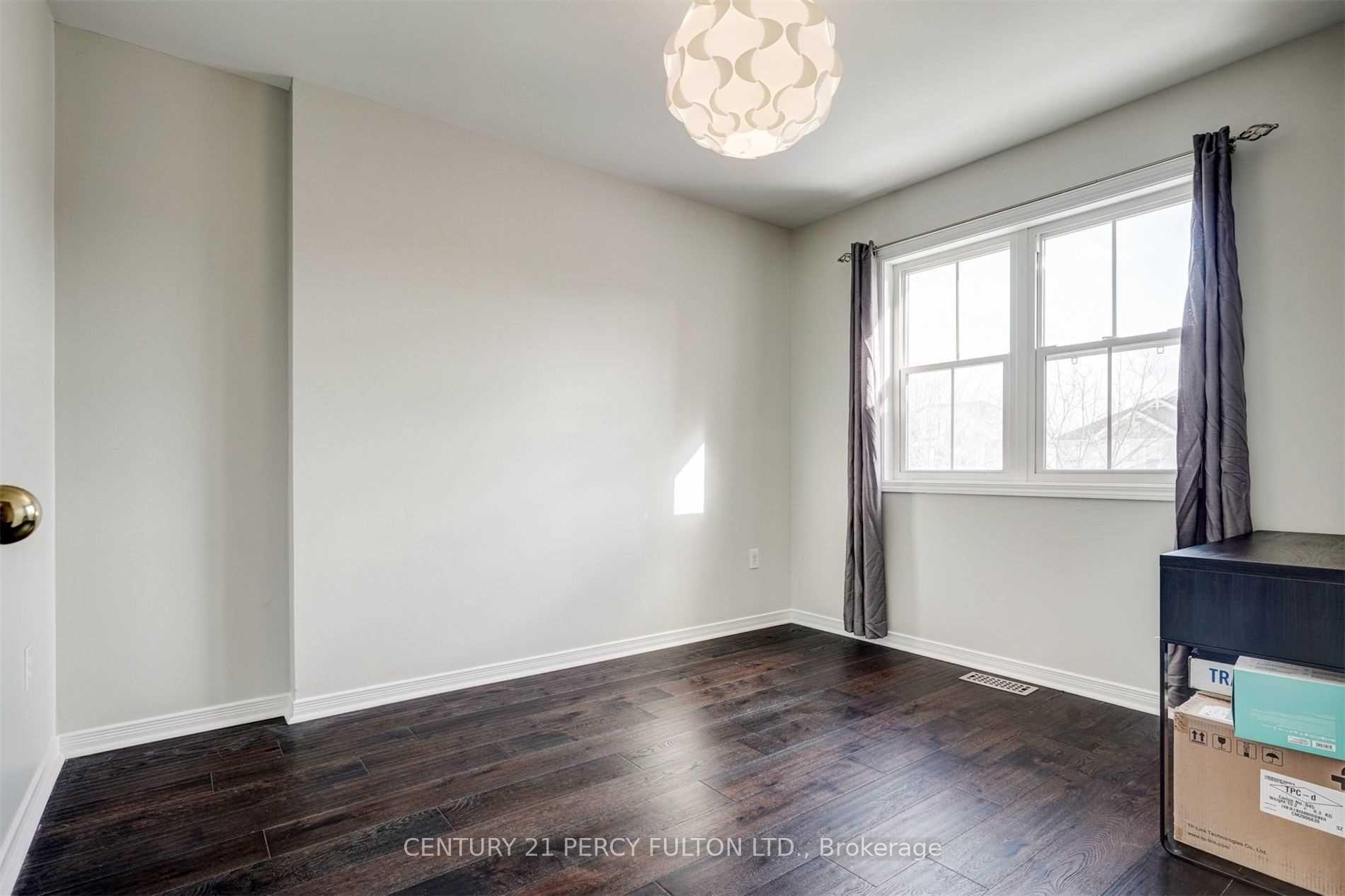 Photo 20 of 123 Brownridge Place, Whitby, Williamsburg — HOMEH