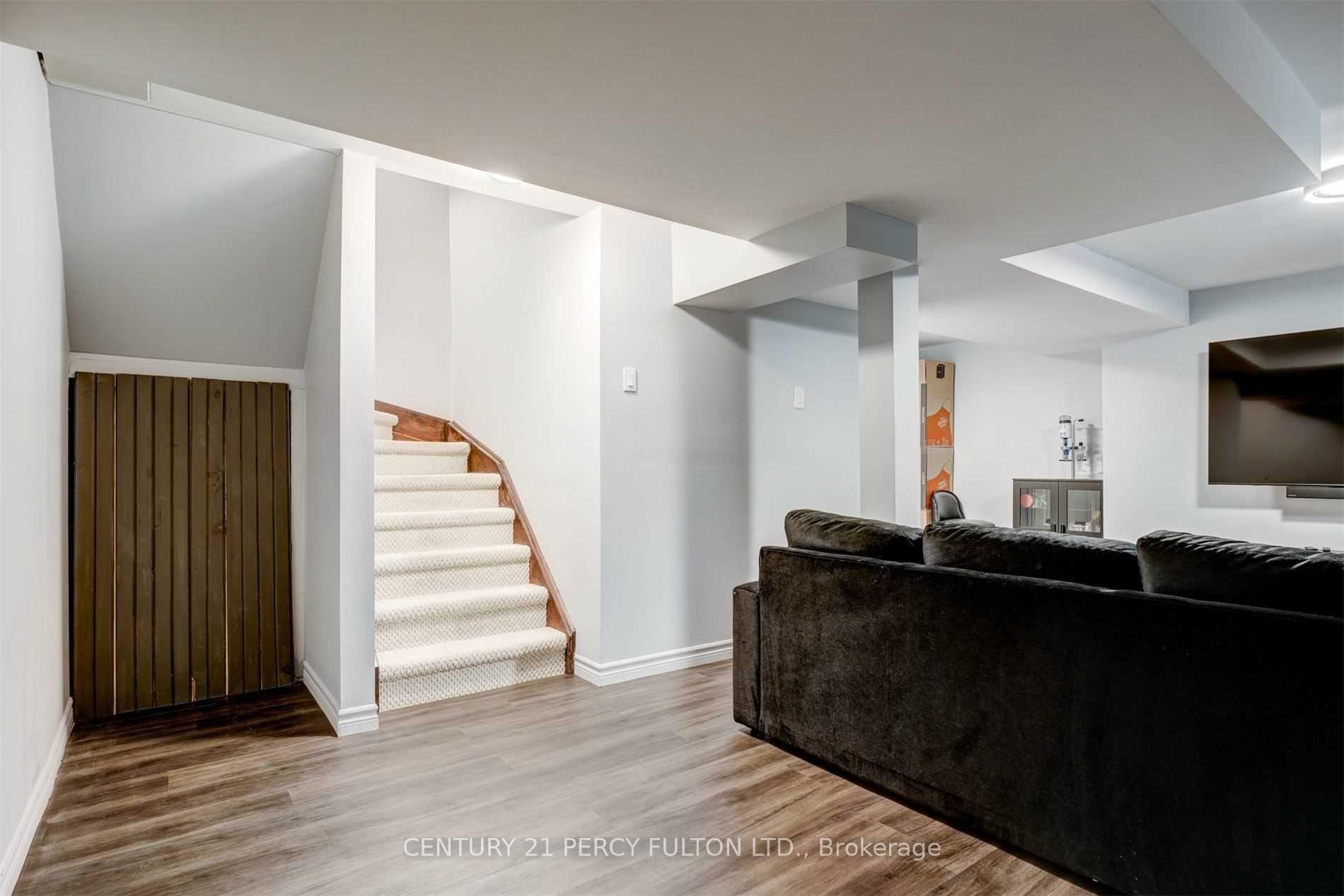 Photo 25 of 123 Brownridge Place, Whitby, Williamsburg — HOMEH